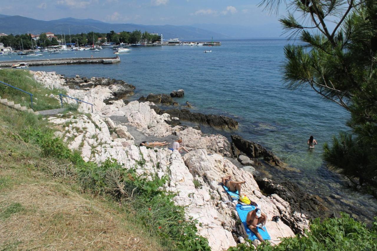 Apartments By The Sea Novi Vinodolski - 5558 Dış mekan fotoğraf